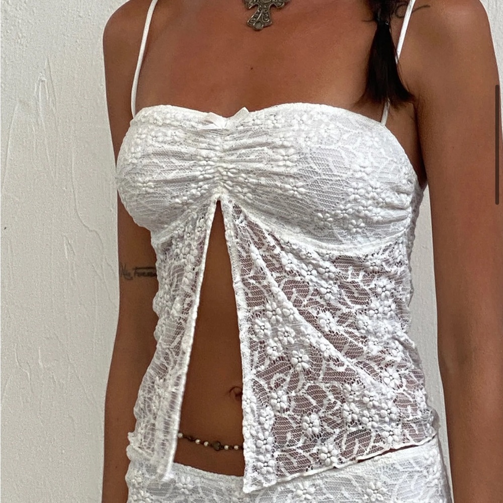 BRIONY BUTTERFLY TOP IN LACE IVORY